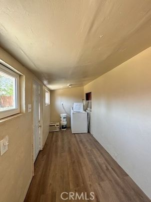 Interior, Washer, Wood Texture Flooring