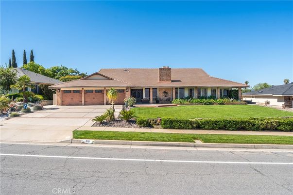 Attached, Exterior, Facade, Brick Facade, Ranch