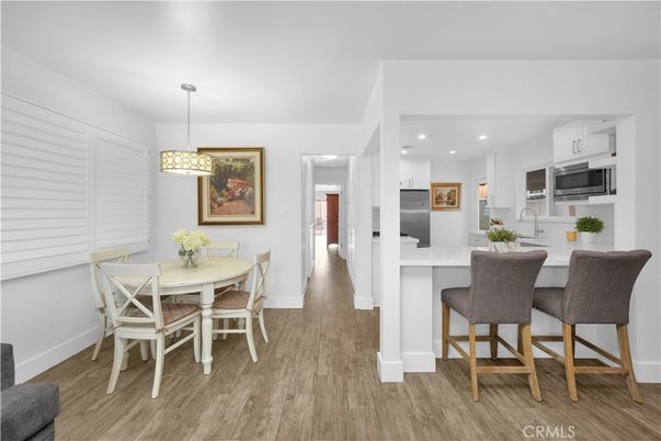Dining room, Interior, Kitchen, Pendant Lights, Recessed Lighting, Wood Texture Flooring