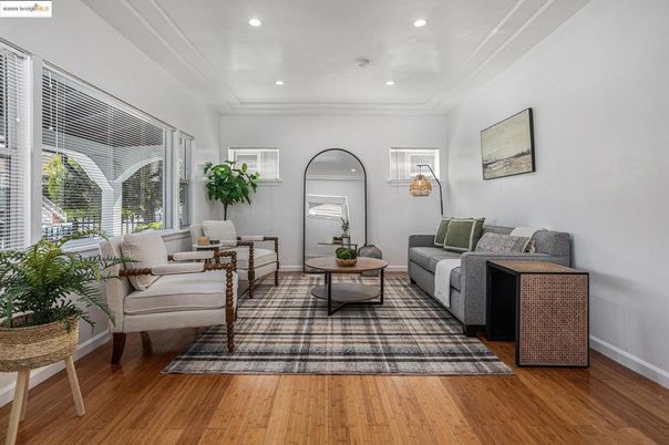 Interior, Living room, Recessed Lighting, Wood Texture Flooring