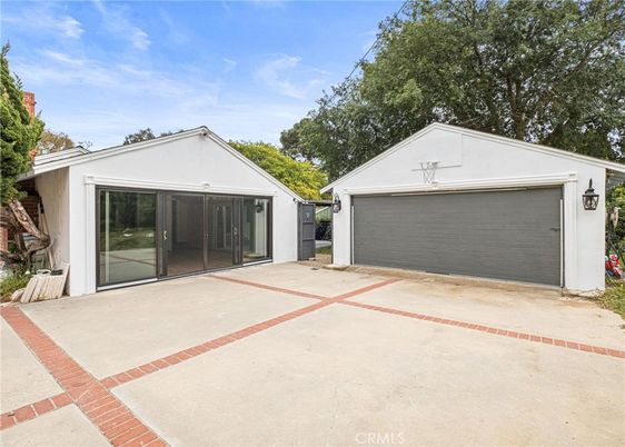Backyard, Detached Garage, Exterior