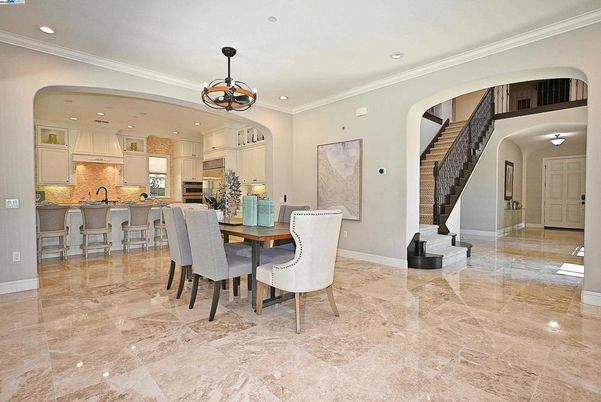 Chandelier, Dining room, Interior, Kitchen, Recessed Lighting, Stainless Steel Appliances
