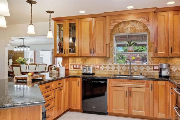 Dining room, Interior, Kitchen, Pendant Lights, Recessed Lighting, Stainless Steel Appliances
