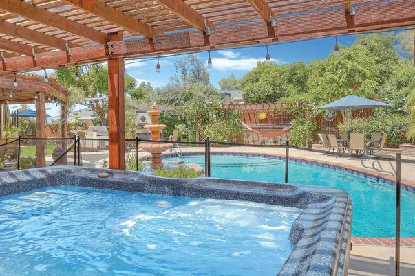 Exterior, Hot Tub, Pool