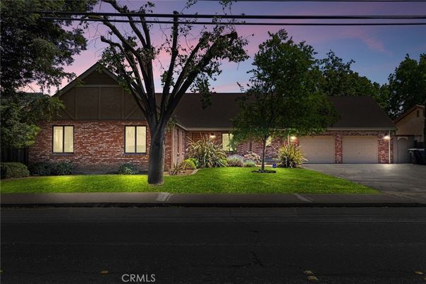 Attached, Exterior, Facade, Brick Facade, Ranch