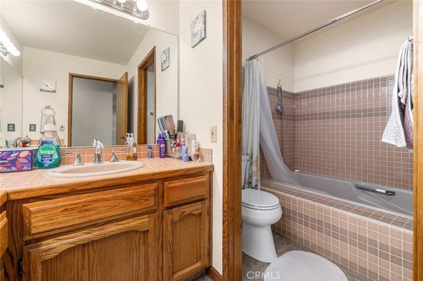 Bathroom, Interior, Tile Countertops