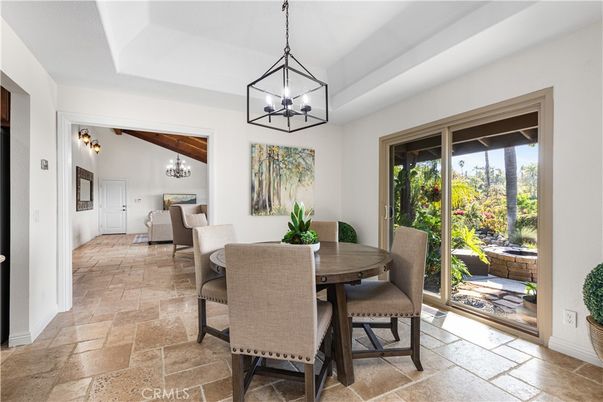 Chandelier, Dining room, Interior, Pendant Lights
