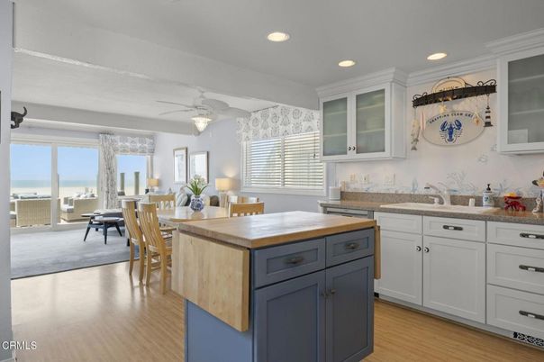 Dining room, Interior, Kitchen, Recessed Lighting, Wood Texture Flooring