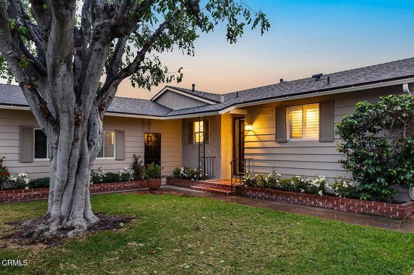 Exterior, Facade, Ranch