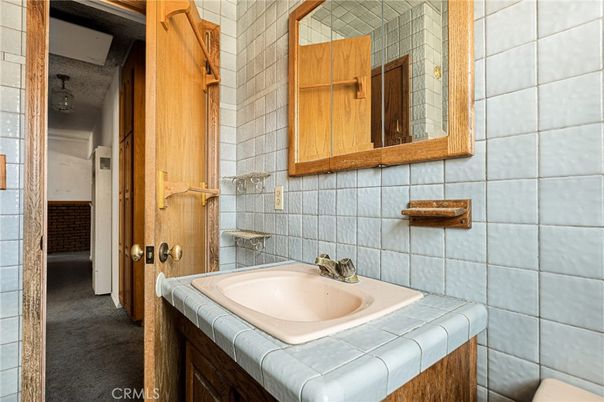 Bathroom, Interior, Tile Countertops