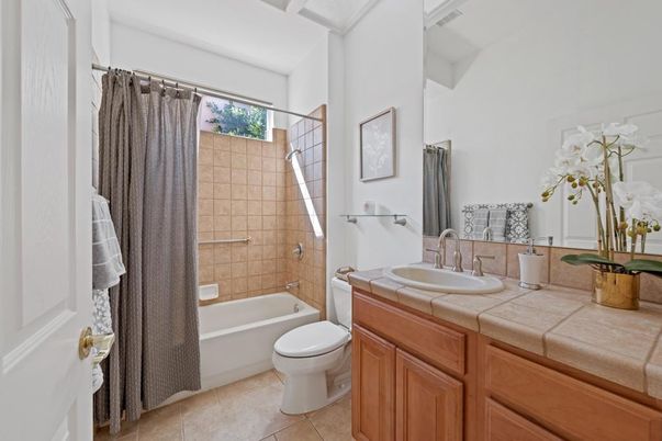 Bathroom, Interior, Tile Countertops