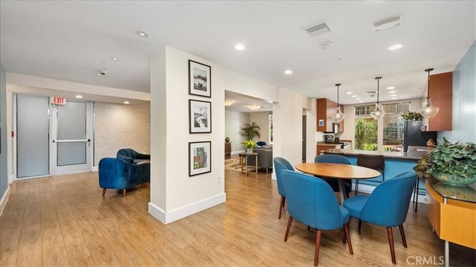 Dining room, Interior, Kitchen, Pendant Lights, Recessed Lighting, Wood Texture Flooring