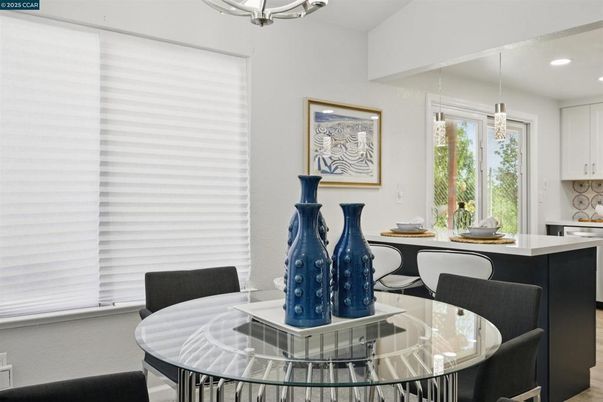 Dining room, Interior, Pendant Lights, Recessed Lighting