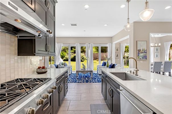 Interior, Kitchen, Living room, Pendant Lights, Recessed Lighting, Stainless Steel Appliances