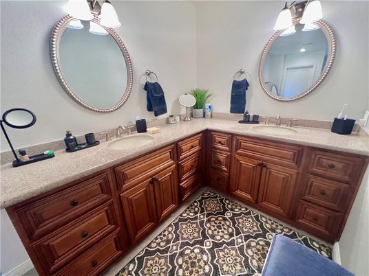 Bathroom, Dual Sink Vanities, Interior