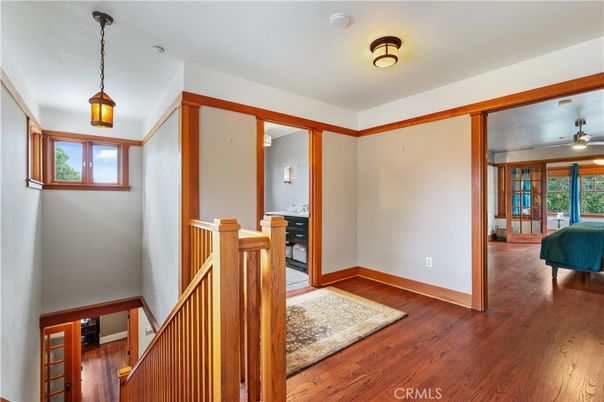 Interior, Pendant Lights, Wood Texture Flooring