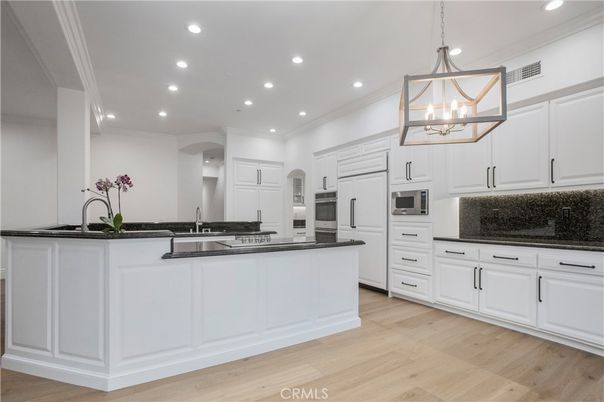 Interior, Pendant Lights, Recessed Lighting, Wood Texture Flooring