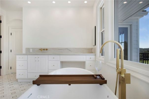 Bathroom, Interior, Recessed Lighting