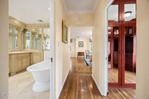 Bathroom, Free Standing Baths, Interior, Recessed Lighting, Wood Texture Flooring