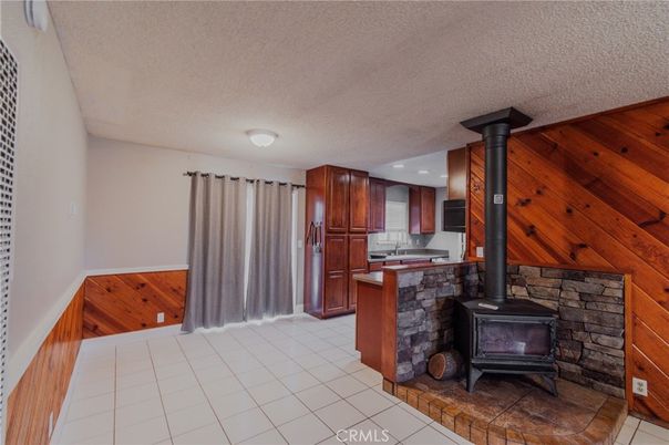 Fireplace, Interior, Kitchen, Recessed Lighting