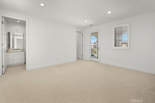 Bathroom, Empty room, Interior, Recessed Lighting