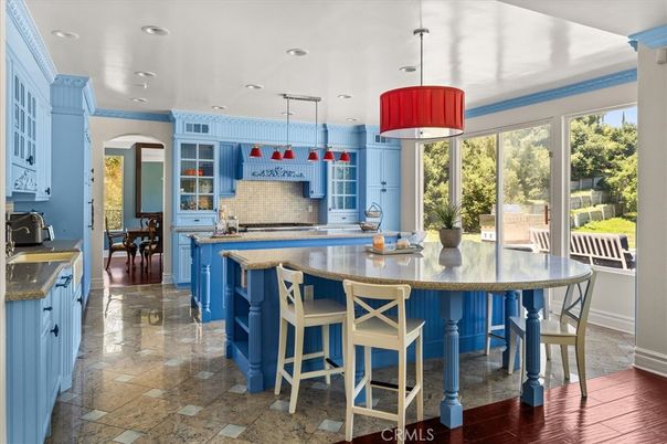 Dining room, Interior, Kitchen, Pendant Lights, Recessed Lighting, Stainless Steel Appliances