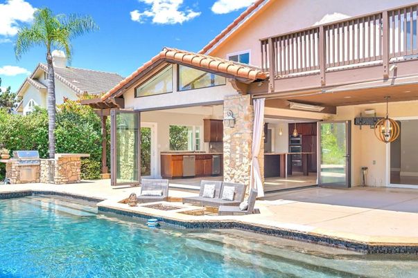 Exterior, Hot Tub, Pool