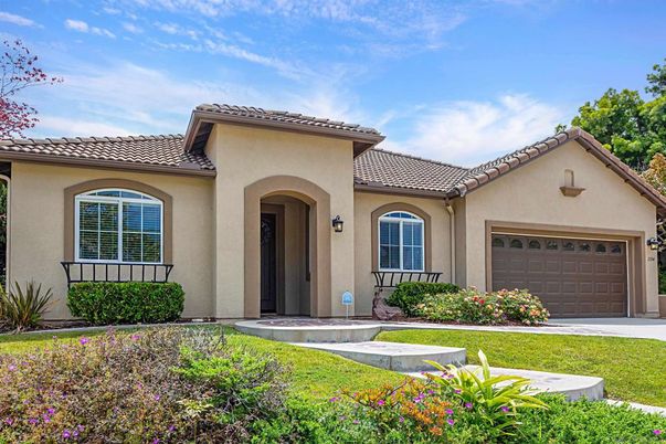 Attached, Exterior, Facade, Mediterranean