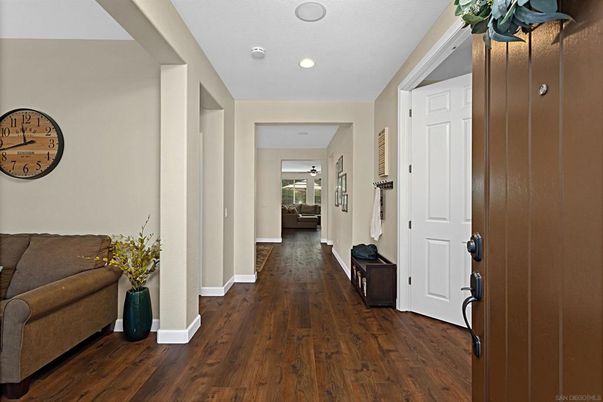 Interior, Recessed Lighting, Wood Texture Flooring