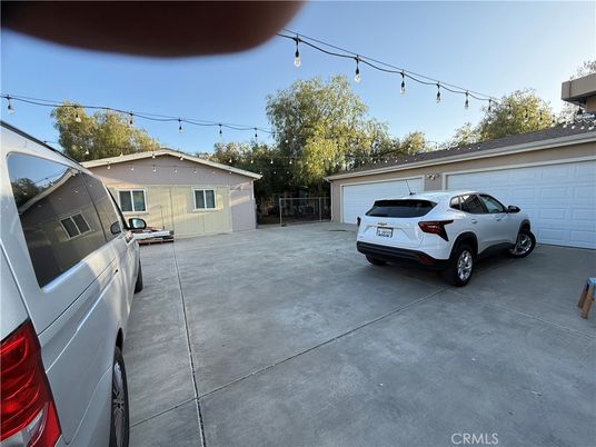 Detached Garage, Exterior