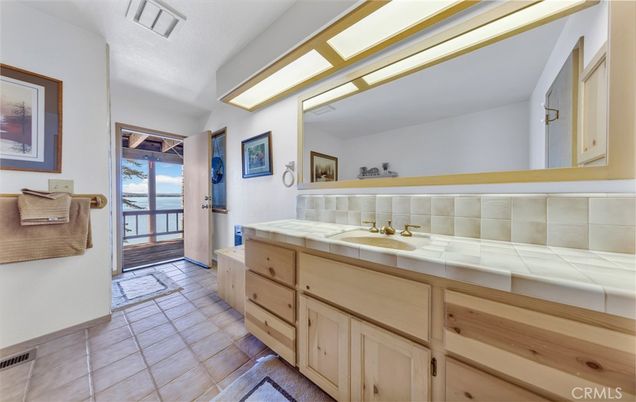 Bathroom, Interior, Tile Countertops
