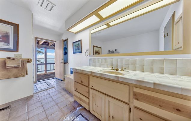 Bathroom, Interior, Tile Countertops