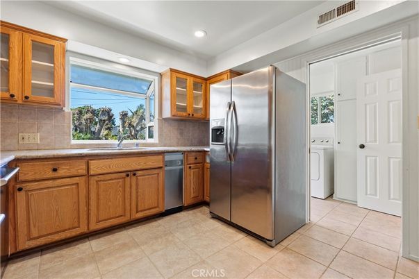 Interior, Kitchen, Recessed Lighting, Stainless Steel Appliances, Washer