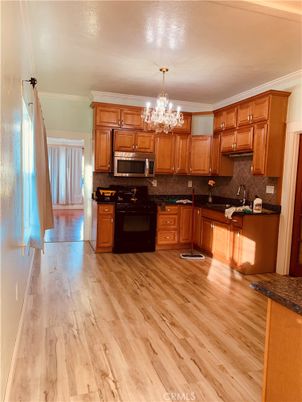 Interior, Stone Walls, Washer, Wood Texture Flooring