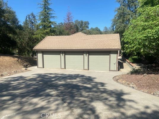 Detached Garage, Exterior