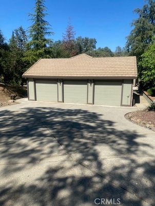 Detached Garage, Exterior