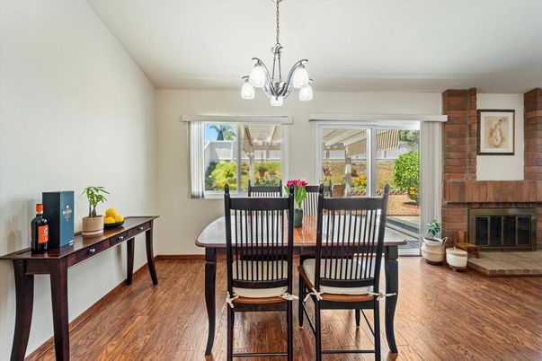Chandelier, Dining room, Fireplace, Interior, Wood Texture Flooring