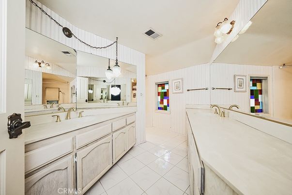 Bathroom, Dual Sink Vanities, Interior, Pendant Lights