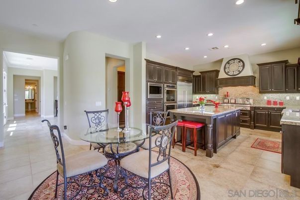 Dining room, Interior, Kitchen, Recessed Lighting, Stainless Steel Appliances