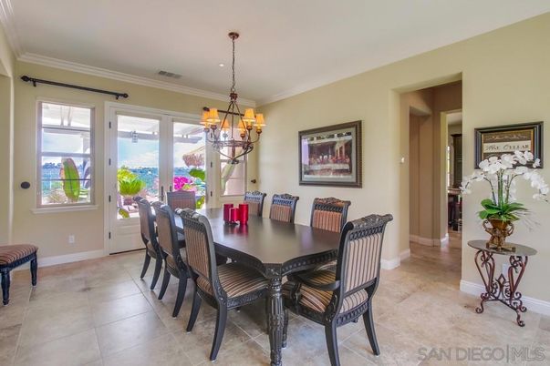 Chandelier, Dining room, Interior