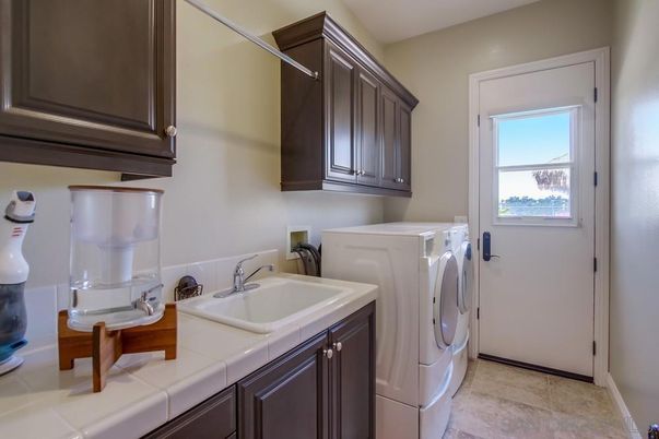 Interior, Washer