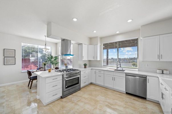 Dining room, Interior, Kitchen, Pendant Lights, Recessed Lighting, Stainless Steel Appliances
