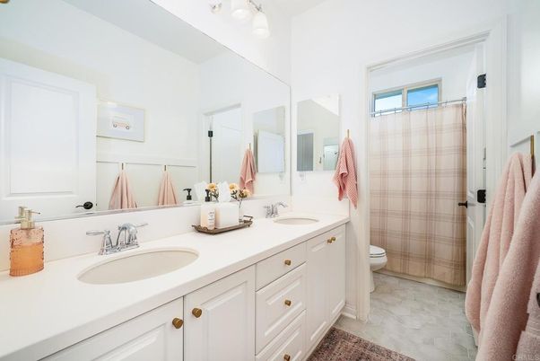 Bathroom, Dual Sink Vanities, Interior