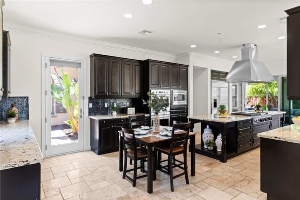 Dining room, Interior, Kitchen, Recessed Lighting, Stainless Steel Appliances