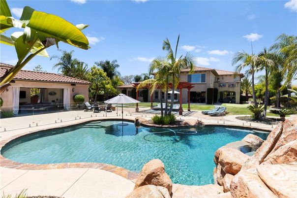 Exterior, Playground, Pool