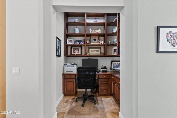 Home Office, Interior