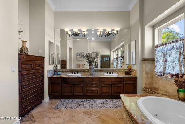 Bathroom, Dual Sink Vanities, Interior