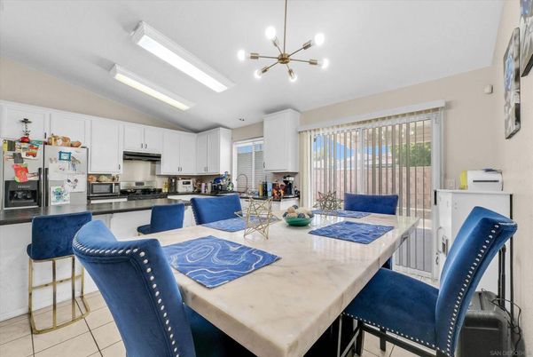 Dining room, Interior, Kitchen, Pendant Lights, Stainless Steel Appliances