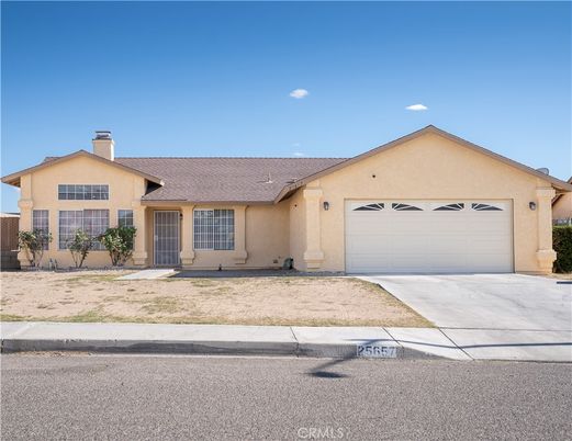 Attached, Exterior, Facade, Ranch