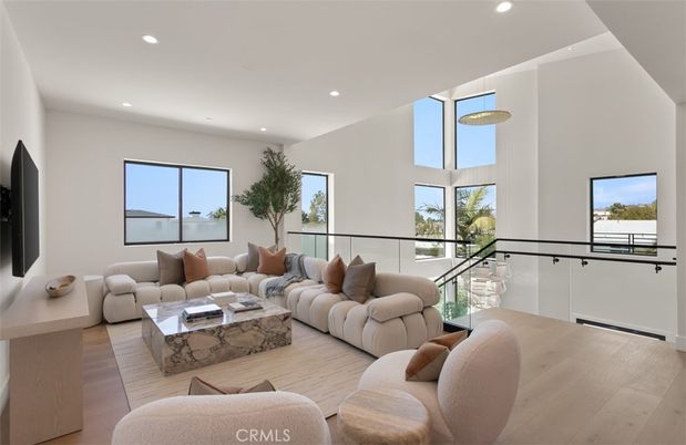 Interior, Living room, Pendant Lights, Recessed Lighting, Wood Texture Flooring